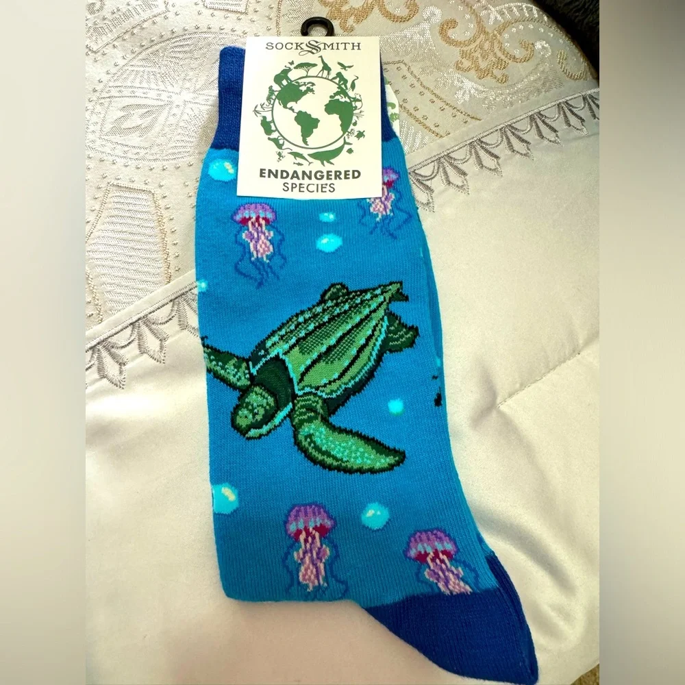 SOCKSMITH.‎ Endangered species. Men's Turtle Socks. Crew. Fits Sz 7-12.5